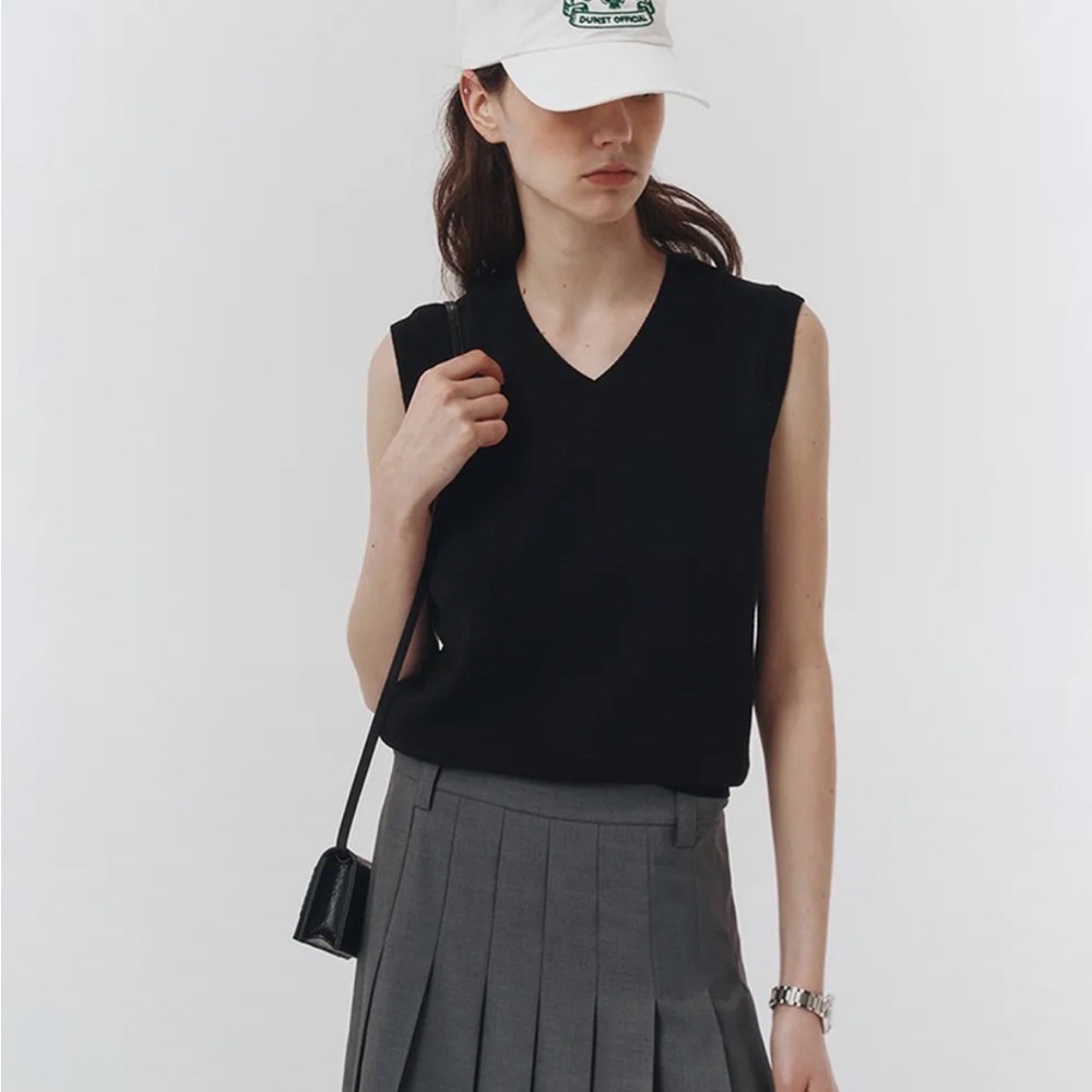 Dunst Petti V-Neck Knit Vest Size S Black Korean Brand